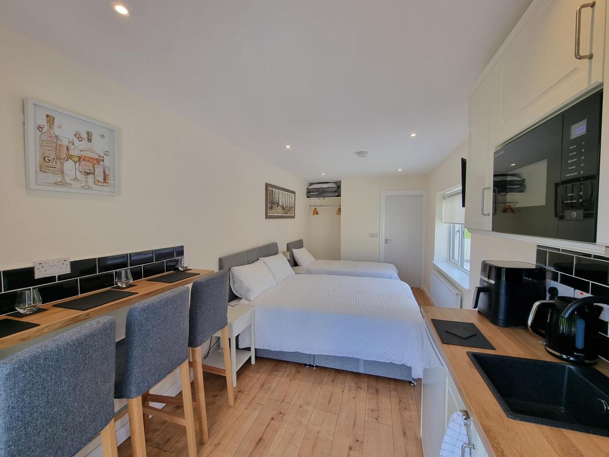 Misty Bay - Kenmare Hotel ภายนอก รูปภาพ