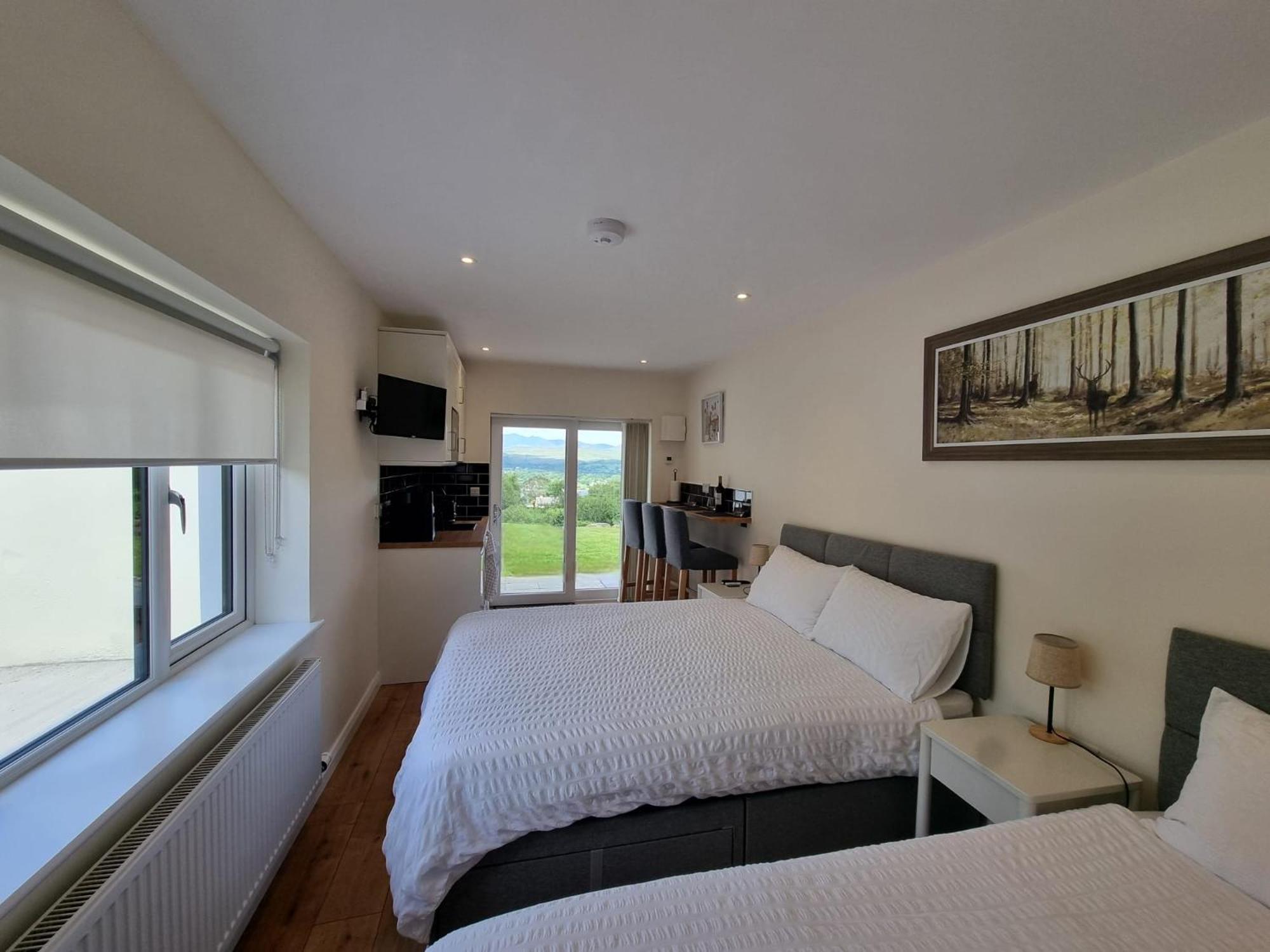 Misty Bay - Kenmare Hotel ภายนอก รูปภาพ
