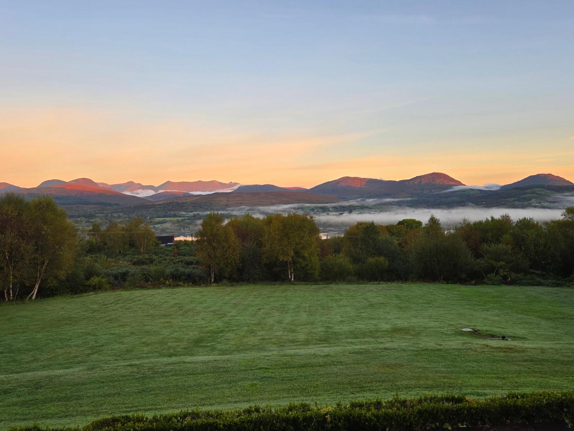 Misty Bay - Kenmare Hotel ภายนอก รูปภาพ